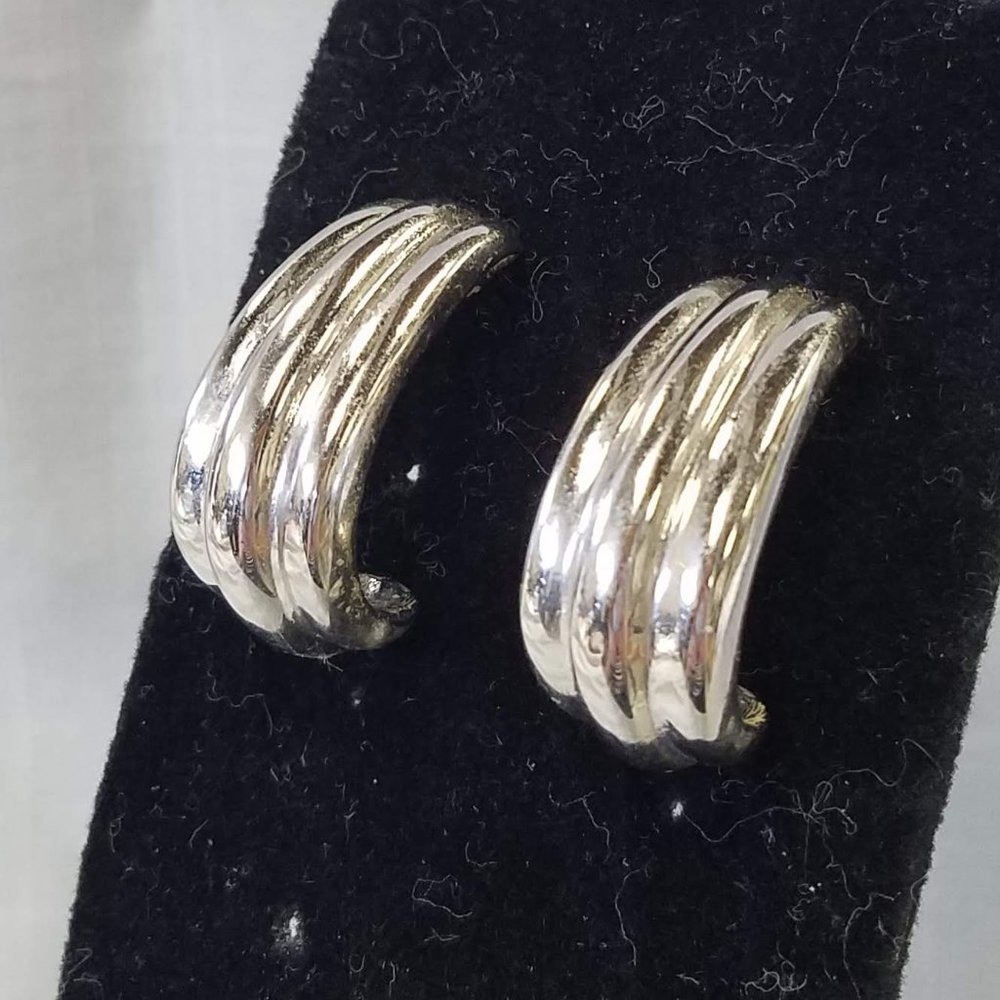 Vintage Simply Whispers Silver Huggie Hoops earrings
